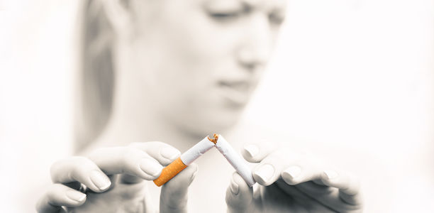 Bild zu Tabakentwöhnung beim Hausarzt  - Mit 5A gegen den blauen Dunst  
