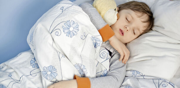Bild zu Ruhelos durch die Nacht - Schlafstörungen bei Kindern 