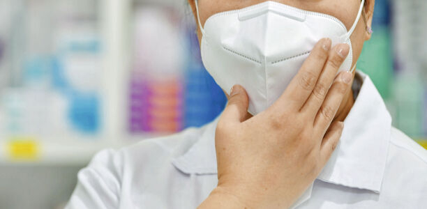 Bild zu Corona-Pandemie - Mund-Nase-Schutz belastet körperlich