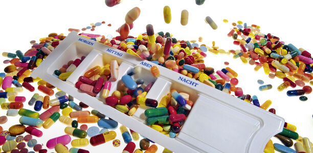 Bild zu Serie: Multimedikation im Alter - Teil 4: Wie kann die Arzneiflut eingedämmt werden?