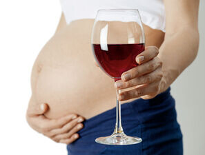Bild zu Alkoholkonsum von Schwangeren - Häufig Schlafstörungen beim Kind