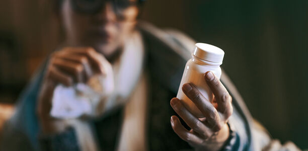 Bild zu Schnupfen, Husten, Halsschmerzen ... - Wann Antibiotika mehr schaden als nützen
